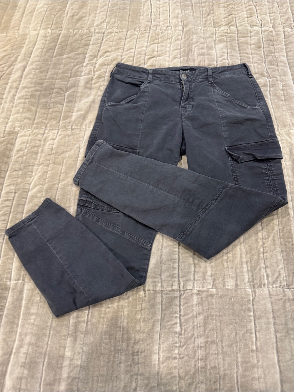 I brand women Dark Gray Cargo Zip Hem Pants size 28